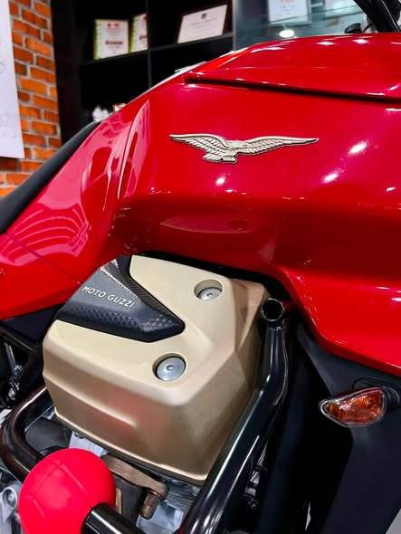 Moto Guzzi V100 Mandello (4)