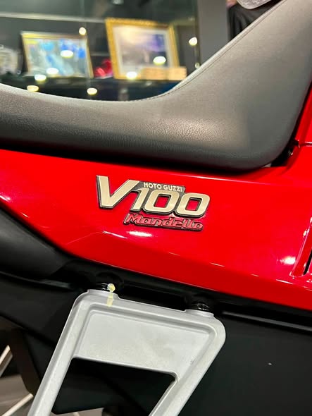 Moto Guzzi V100 Mandello (5)